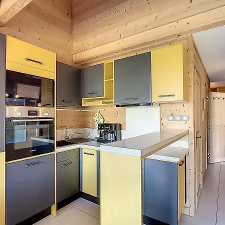Apartment De Standing Sur Les Pistes Avec Parking Et Equipements Modernes - Fr-1-416-184 *
